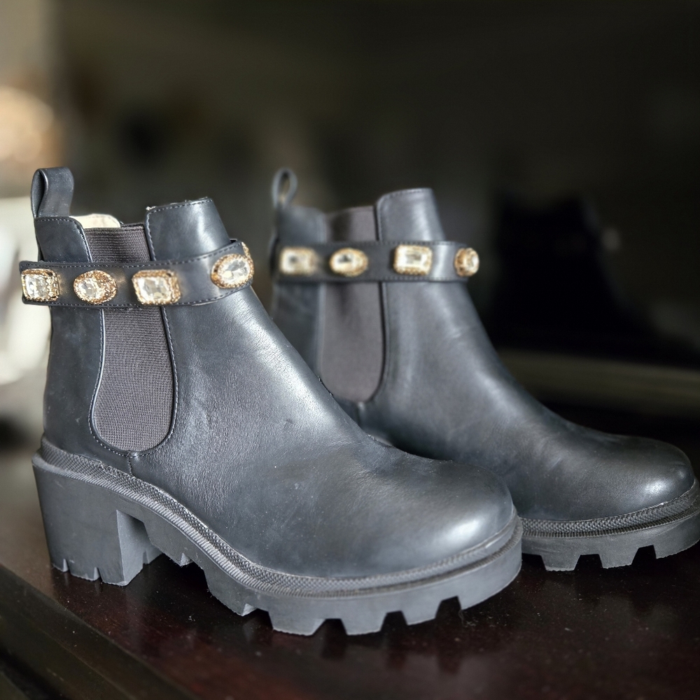 Steve Madden Amulet black rhinestone ankle boot
